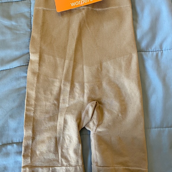 Shape Wear in Small NEW - Picture 2 of 4